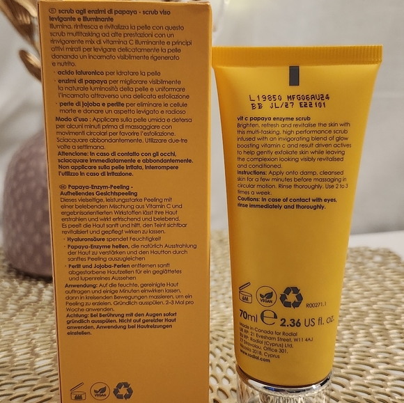 Rodial VIT C Papaya Enzyme Scrub 70ML Full Size BNIB & Sealed - Picture 2 of 8